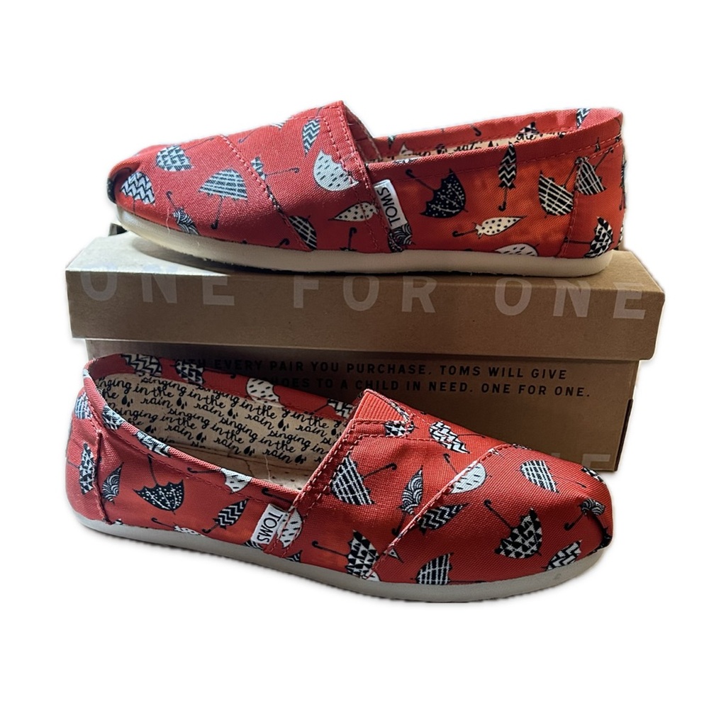 NIB TOMS Red Umbrella Classics Slip Ons Size 6